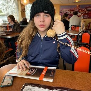 Meet your Posher, Apple